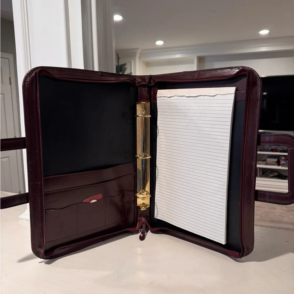 Elegant Brown Leather Men's portfolio